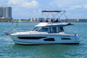 2022 Jeanneau NC Weekender 1095 Fly for sale - photo 2