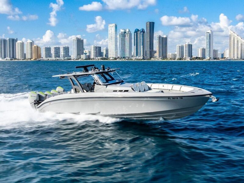 2022 Midnight Express 43 Solstice