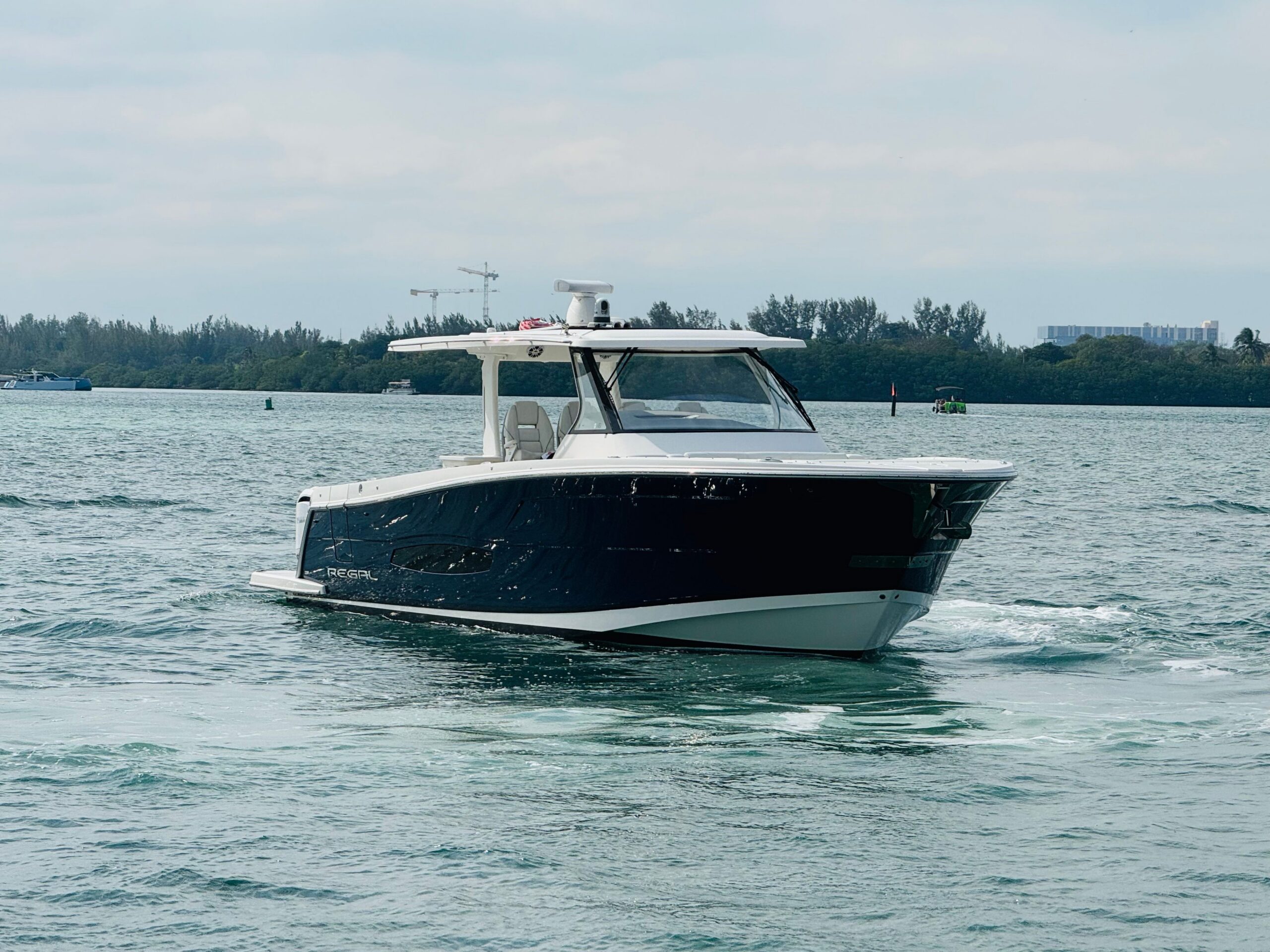 2022 Regal 38 SAV for sale