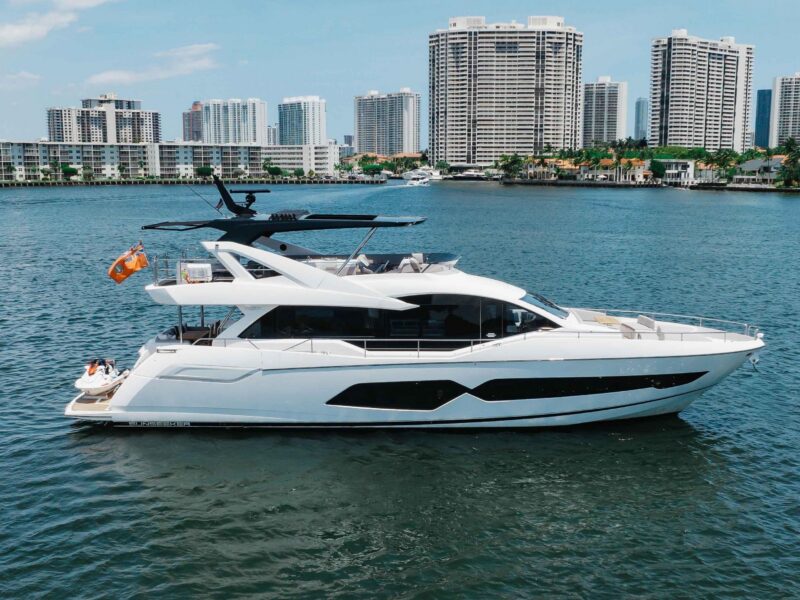 2022 Sunseeker 76 Yacht
