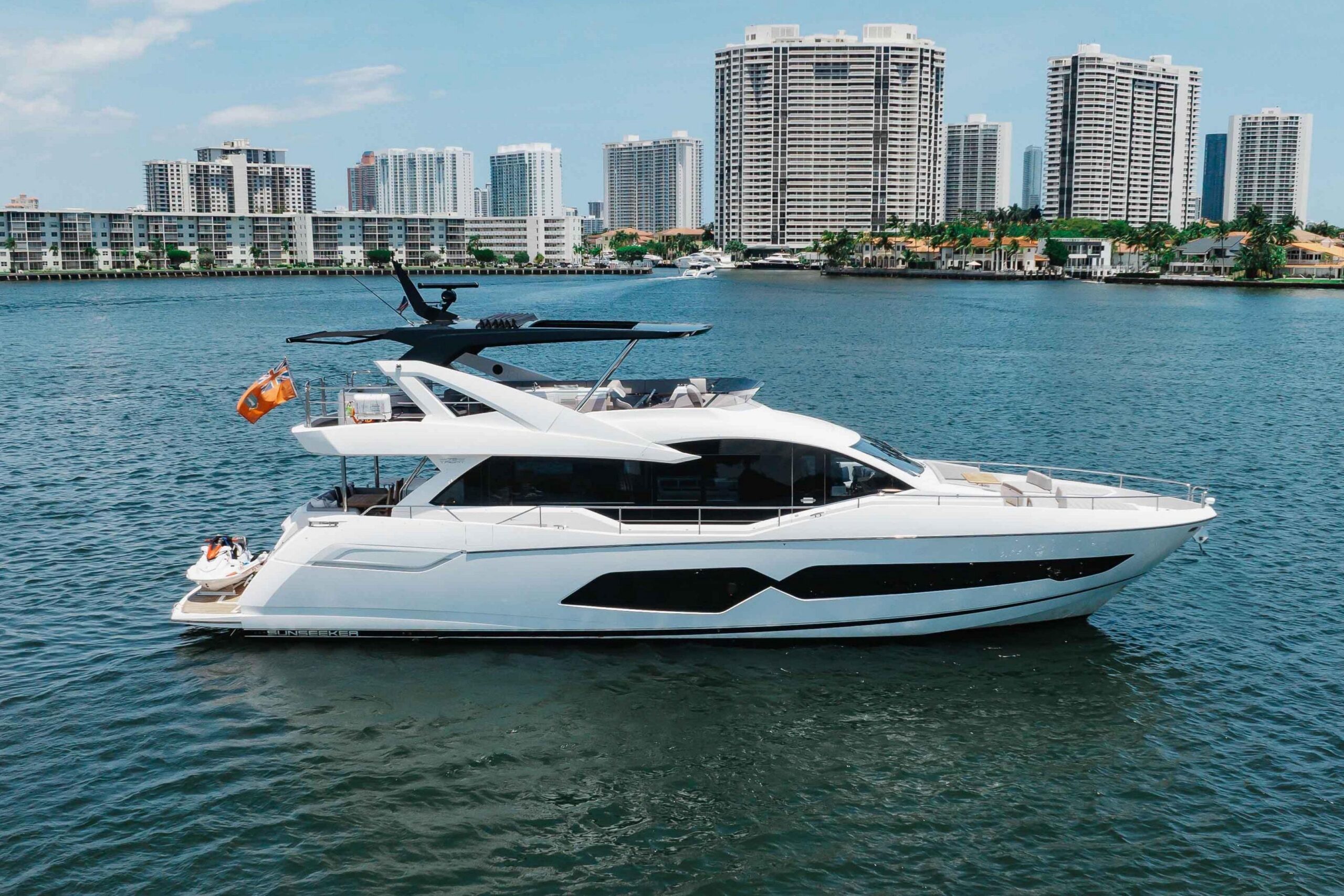 2022 Sunseeker 76 Yacht for sale