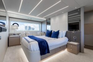 2022 Sunseeker 76 Yacht for sale - photo 3
