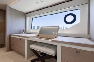 2022 Sunseeker 76 Yacht for sale - photo 4