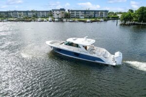 2022 Tiara Yachts 48 LS for sale - photo 5
