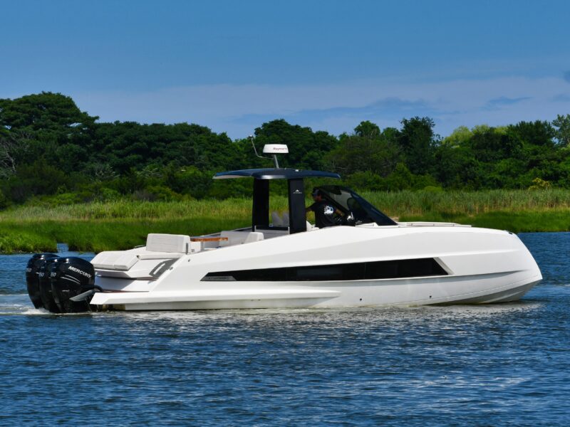 2023 Astondoa 377 Coupe Outboard