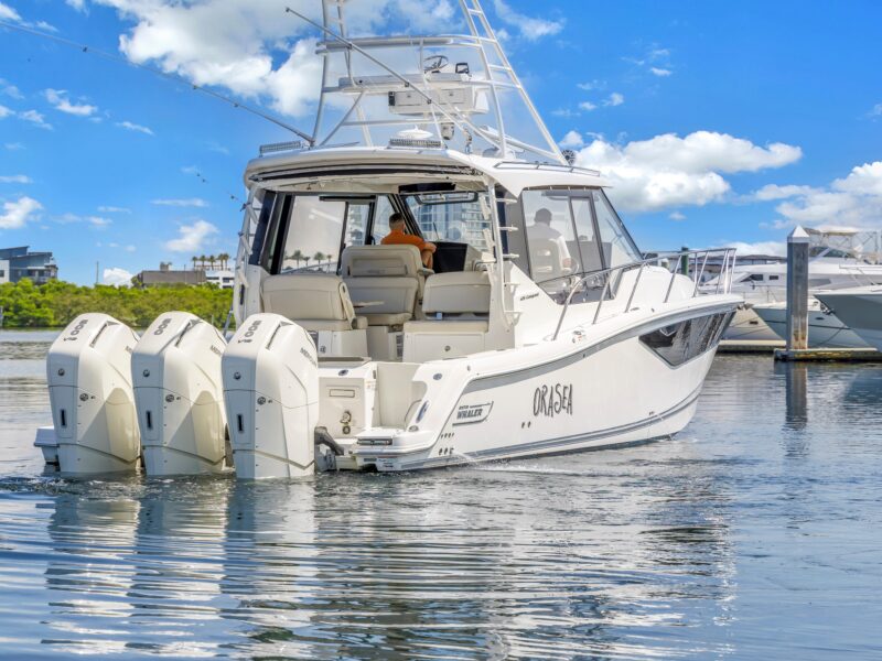 2023 Boston Whaler 405 Conquest