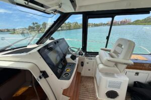 2023 Boston Whaler 405 Conquest for sale - photo 3