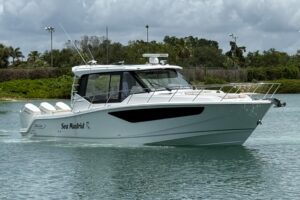 2023 Boston Whaler 405 Conquest for sale - photo 4