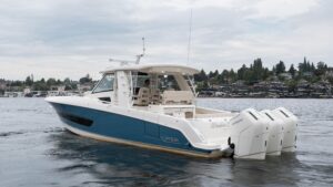 2023 Boston Whaler 420 Outrage for sale - photo 2