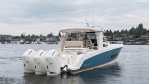 2023 Boston Whaler 420 Outrage for sale - photo 4