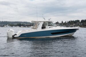 2023 Boston Whaler 420 Outrage for sale - photo 6