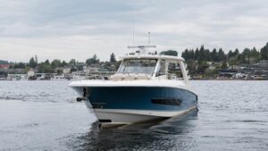 2023 Boston Whaler 420 Outrage for sale - photo 8