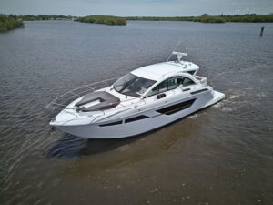 2023 Cruisers Yachts 50 Cantius for sale - photo 2