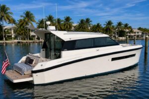 2023 Delta Powerboats 33 Coupe for sale - photo 2
