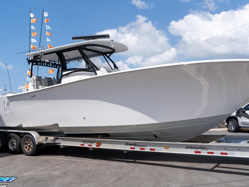 2023 Front Runner 39 Center Console