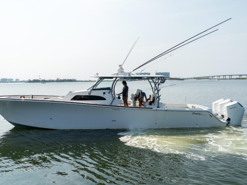 2023 Front Runner 47 Center Console