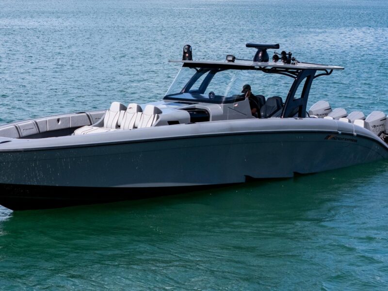 2023 Midnight Express 43 Solstice