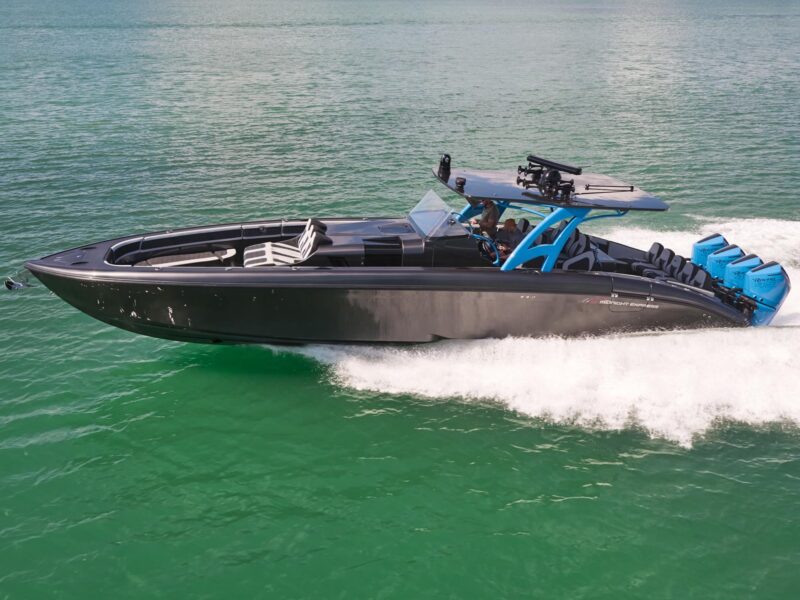 2023 Midnight Express 43 Solstice