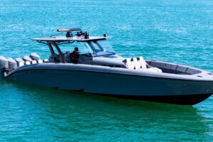 2023 Midnight Express 43 Solstice for sale - photo 3