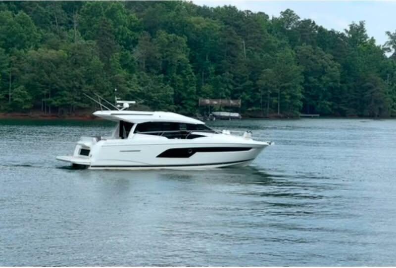 2023 Prestige 520S