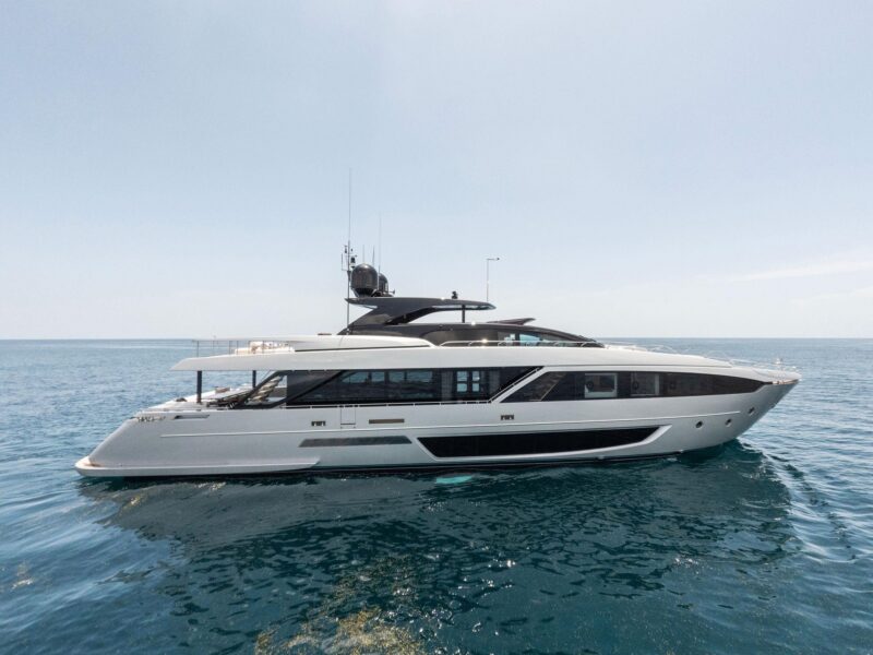 2023 Riva 110′ Dolcevita