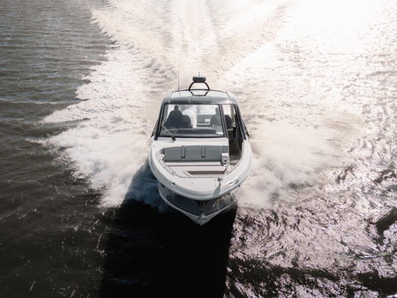 2023 Sea Ray Sundancer 370 Outboard