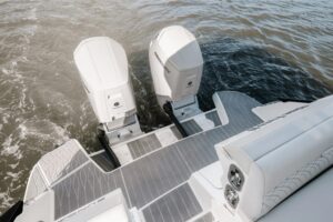 2023 Sea Ray Sundancer 370 Outboard for sale - photo 8