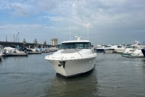 2023 Tiara Yachts C44 Coupe for sale - photo 7