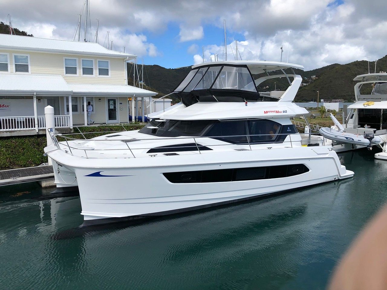 2024 Aquila 44 Yacht for sale