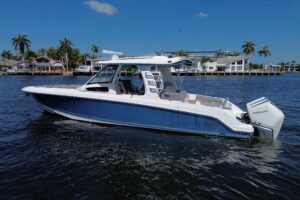 2024 Boston Whaler 350 Realm for sale - photo 4