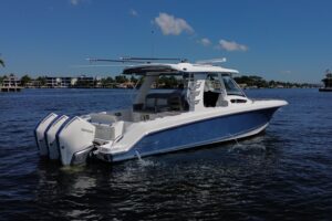 2024 Boston Whaler 350 Realm for sale - photo 8