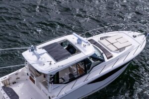 2024 Boston Whaler 405 Conquest for sale - photo 3