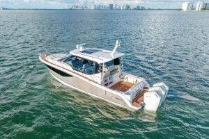 2024 Boston Whaler 405 Conquest for sale - photo 4