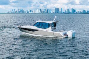 2024 Boston Whaler 405 Conquest for sale - photo 6