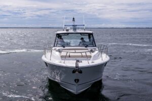 2024 Boston Whaler 405 Conquest for sale - photo 6