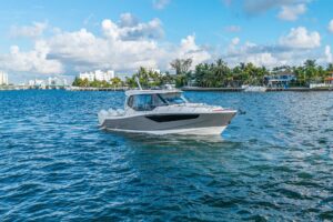 2024 Boston Whaler 405 Conquest for sale - photo 7