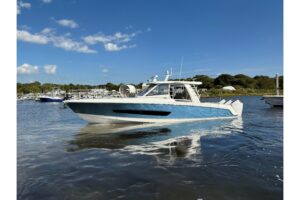 2024 Boston Whaler 420 Outrage for sale - photo 2