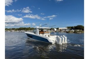 2024 Boston Whaler 420 Outrage for sale - photo 6