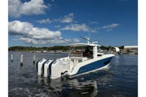 2024 Boston Whaler 420 Outrage for sale - photo 7