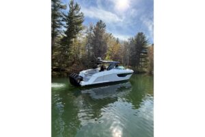 2024 Cruisers Yachts 38 GLS OB for sale - photo 3