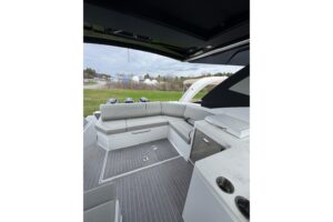 2024 Cruisers Yachts 38 GLS OB for sale - photo 7
