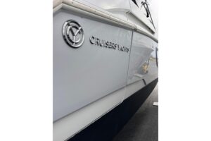 2024 Cruisers Yachts 38 GLS OB for sale - photo 8