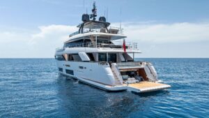 2024 Custom Line Navetta 33 for sale - photo 6