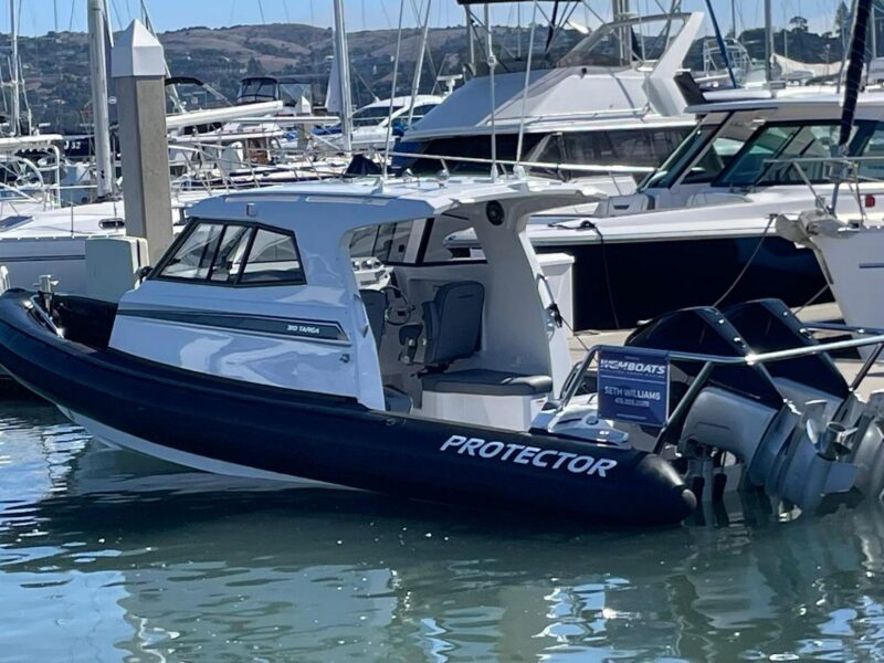 2024 Protector 310 Targa / UTILITY / V8 250 HP