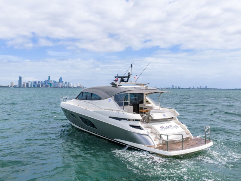 2024 Riviera 6000 Sport Yacht