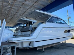 2024 Sealine S335V for sale - photo 2