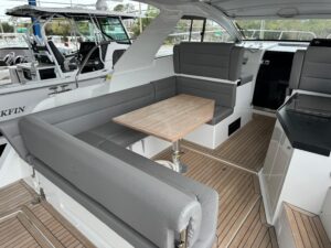 2024 Sealine S335V for sale - photo 7