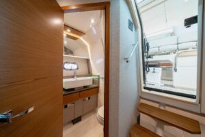 2024 Tiara Yachts 43 LS for sale - photo 8