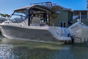 2025 Boston Whaler 325 Conquest for sale - photo 3