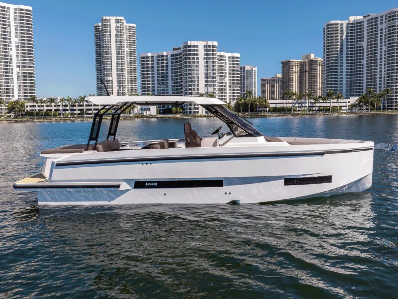 2025 De Antonio Yachts D32 OPEN